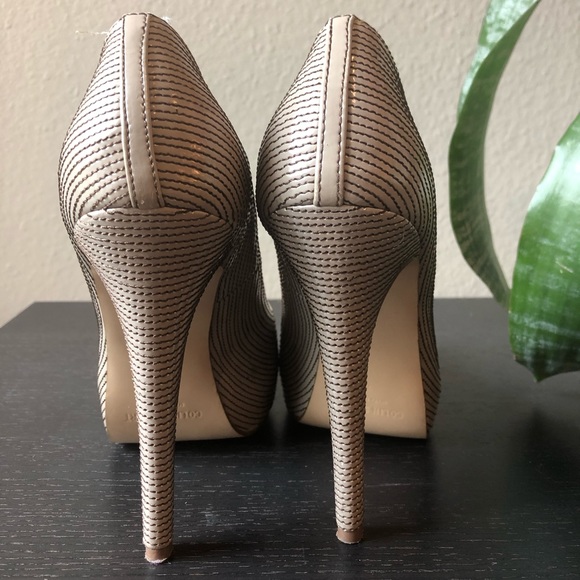 Nude Patent Leather Hidden Pumps - Picture 4 of 8